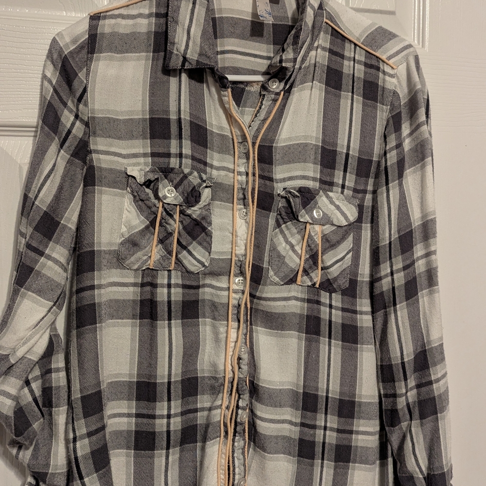 Alya Monochrome Plaid Shirt